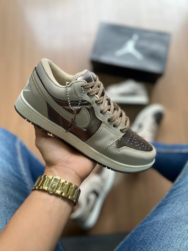 TÊNIS AIR JORDAN 1 LOW - METÁLICO unissex