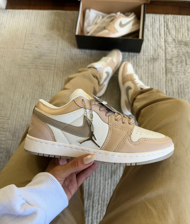 AIR JORDAN  LOW CREME