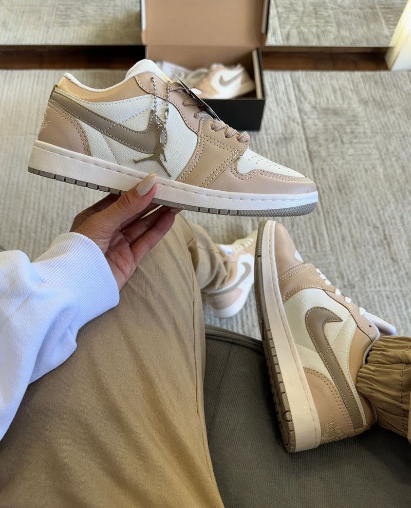 AIR JORDAN  LOW CREME